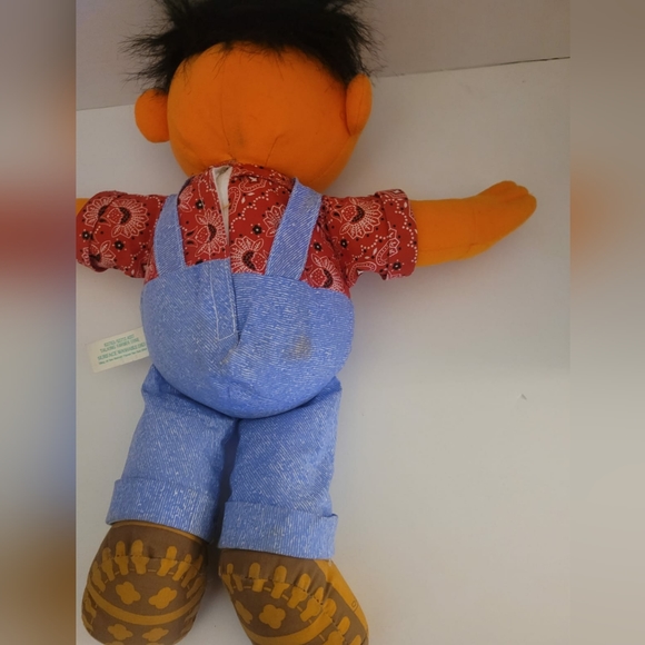 1995 Vintage Tyco Sesame Street Singing Farmer Ernie Plush Doll - Picture 8 of 8